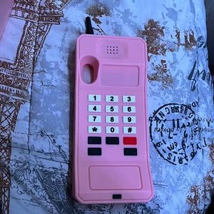 Selling a IPhone XR case, pink telephone case